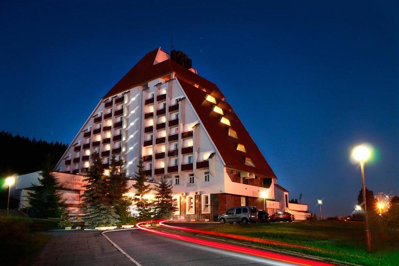 Agat Hotel Minsk Buitenkant foto