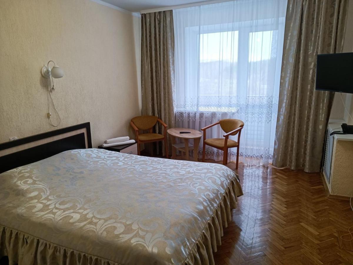 Agat Hotel Minsk Buitenkant foto