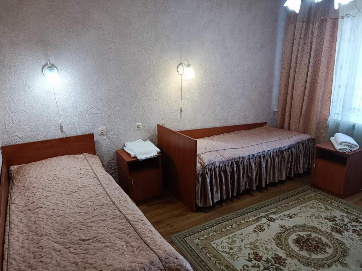 Agat Hotel Minsk Buitenkant foto