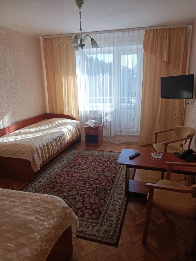 Agat Hotel Minsk Buitenkant foto