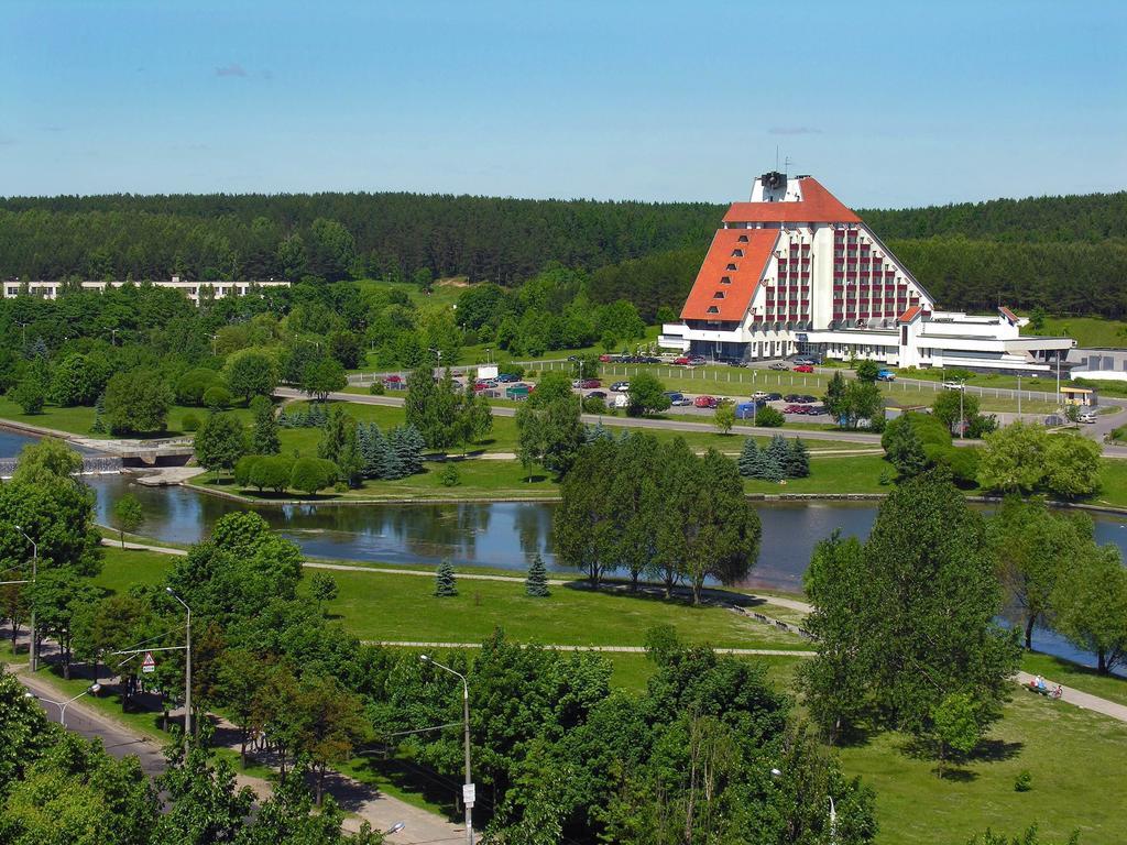 Agat Hotel Minsk Buitenkant foto