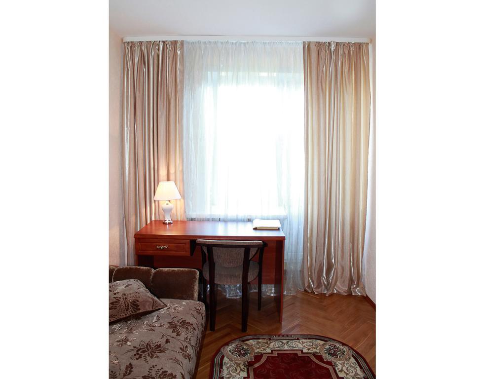 Agat Hotel Minsk Buitenkant foto