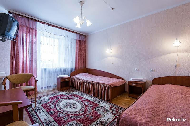 Agat Hotel Minsk Buitenkant foto